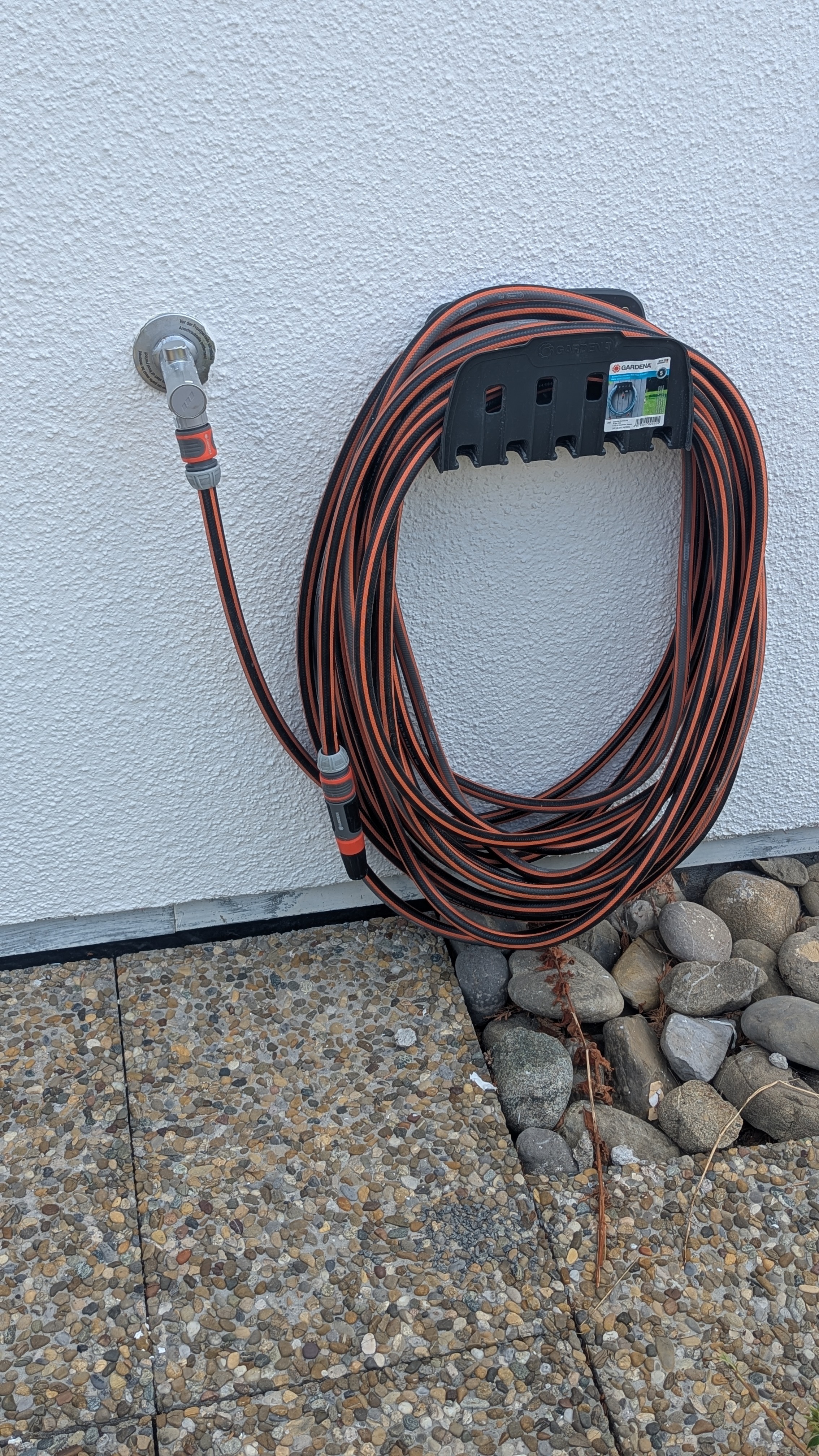 Wasserschlauch für den Garten und die Hunde