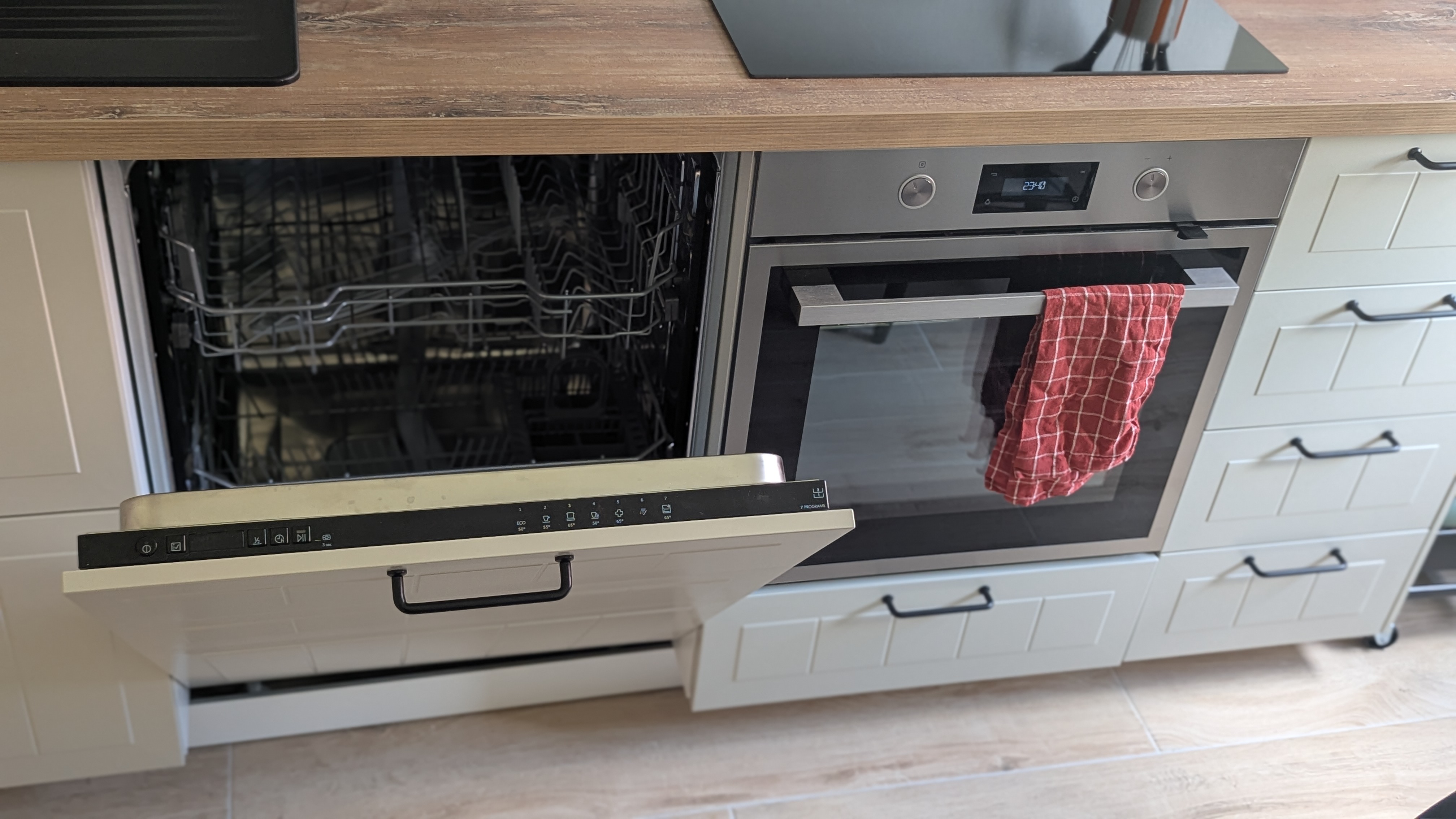 Küchenausstattung in der Wohnung